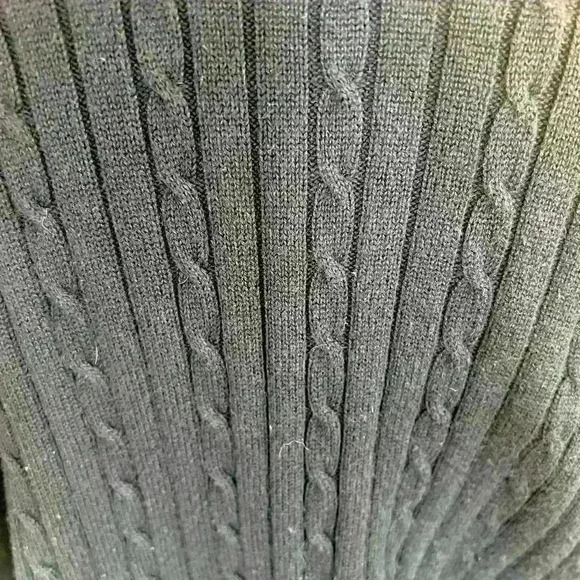 Izod Large black mens v neck sweater. Excellent condition. No imperfections - Picture 9 of 11